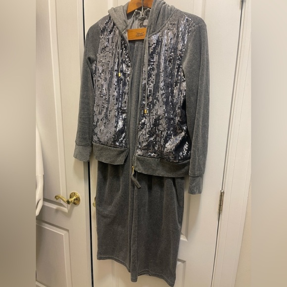 Onque Casuals glamour, beautiful sit jacket, and pants - Picture 1 of 13
